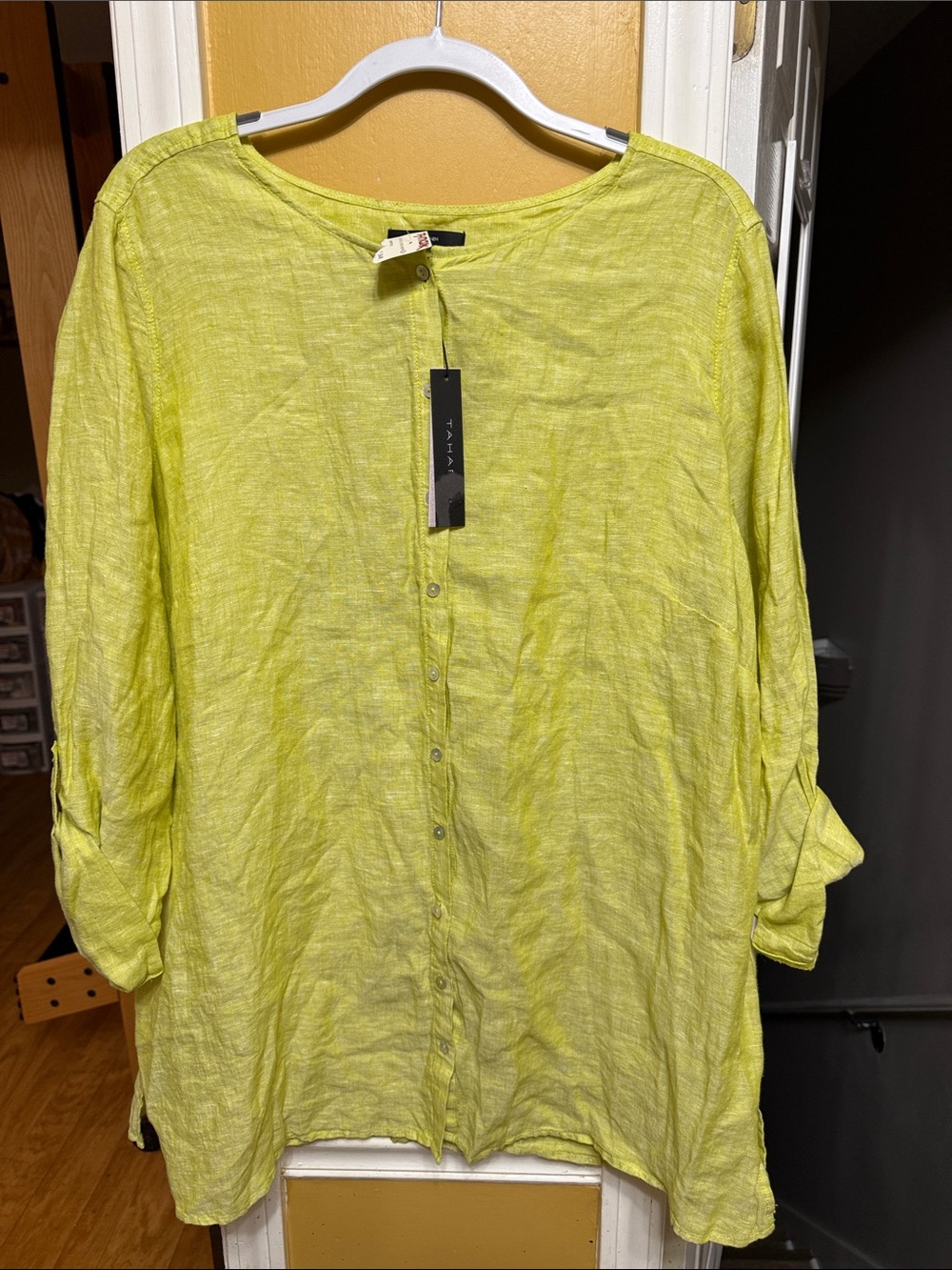 Tahari 100% Linen Lime Green Roll Tab Button Front Blouse Top 1X NWT